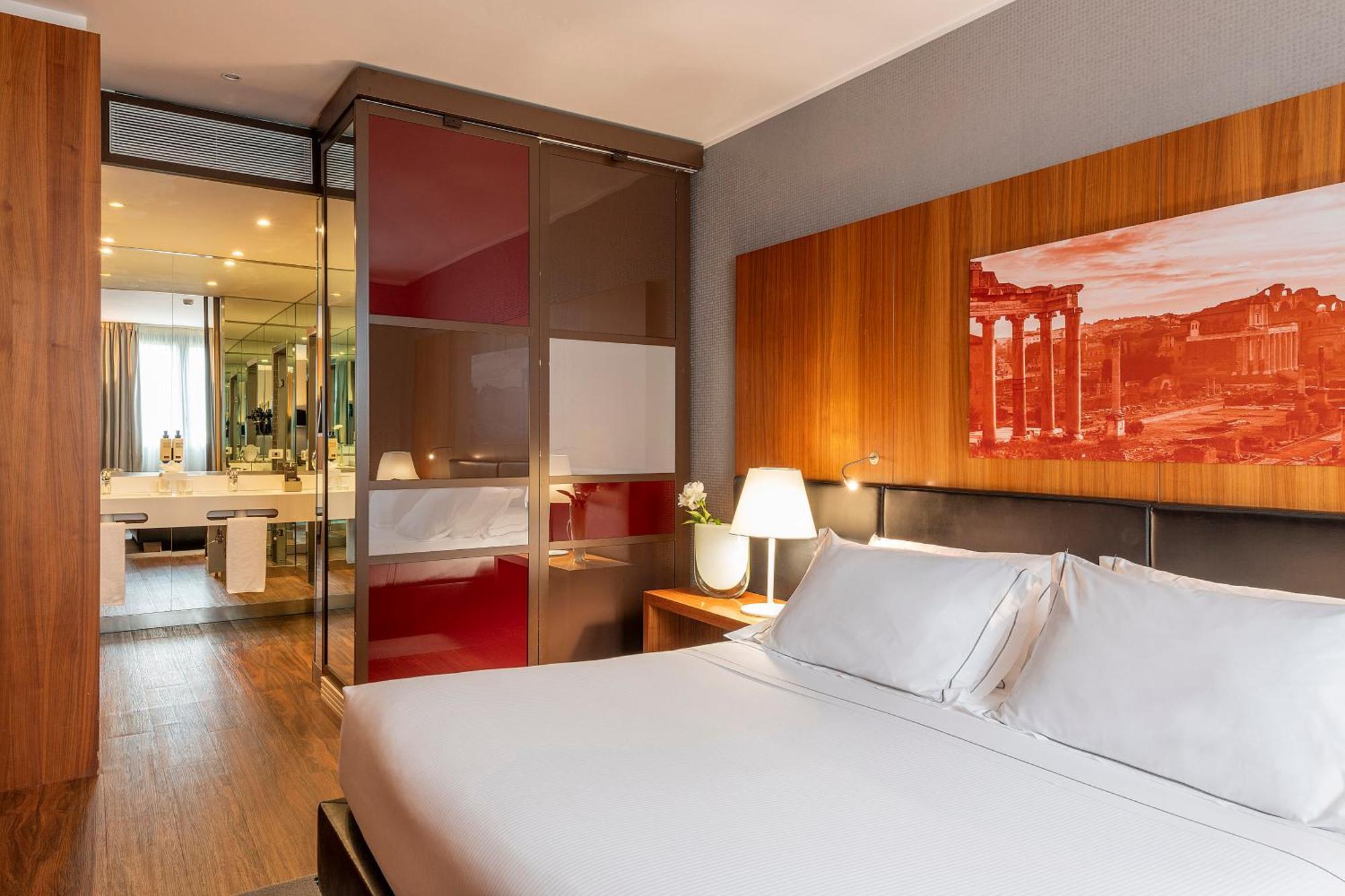 H10 Hotel 4*